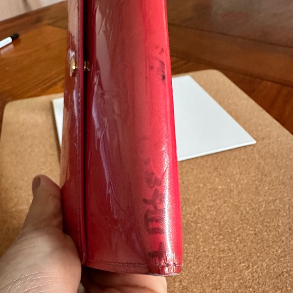 Louis Vuitton Vernis Sara Wallet, Pinkish Red Color - Picture 12 of 12